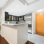 Waterfront 2Br Retreat In Coal Harbour Walk Everywhere