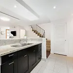 Waterfront 2Br Retreat In Coal Harbour Walk Everywhere